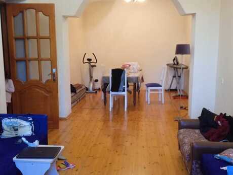 5 otaqlı həyət evi/bağ evi - Badamdar q. - 240 m²