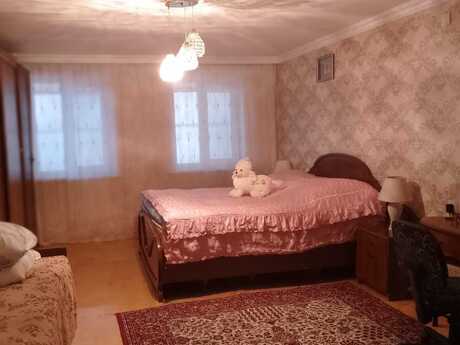 5 otaqlı həyət evi/bağ evi - Gəncə - 200 m²
