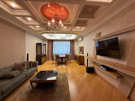 4 otaqlı yeni tikili - Şah İsmayıl Xətai m. - 185 m²