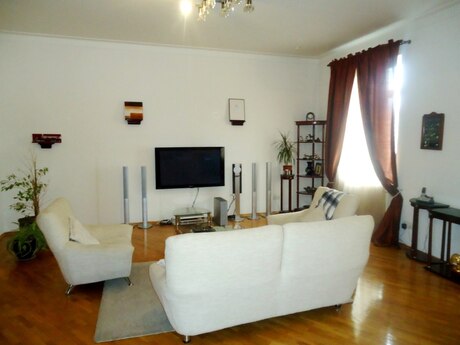 5 otaqlı köhnə tikili - Nəsimi r. - 160 m²