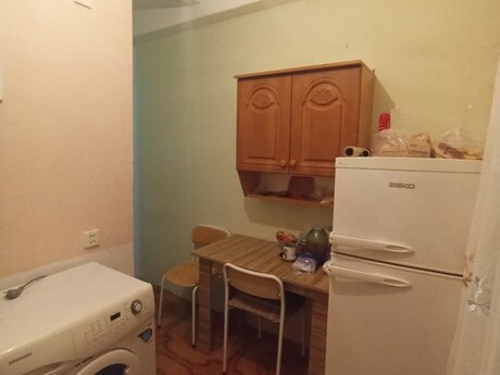 1 otaqlı köhnə tikili - Neftçilər m. - 30 m²