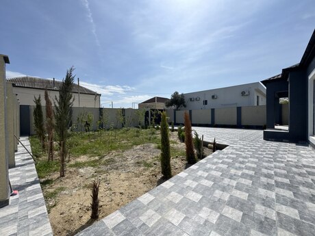 3 otaqlı həyət evi/bağ evi - Novxanı q. - 120 m²