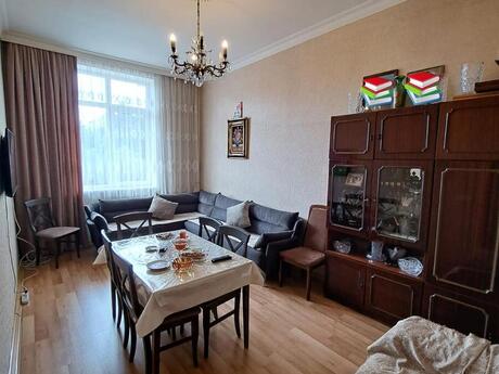 3 otaqlı köhnə tikili - Nəsimi r. - 75 m²