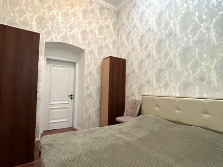2 otaqlı köhnə tikili - Sahil m. - 45 m²