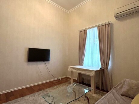 2 otaqlı köhnə tikili - Sahil m. - 45 m²