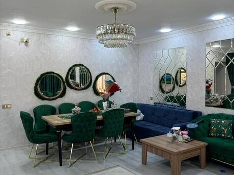 7 otaqlı həyət evi/bağ evi - Əmircan q. - 300 m²