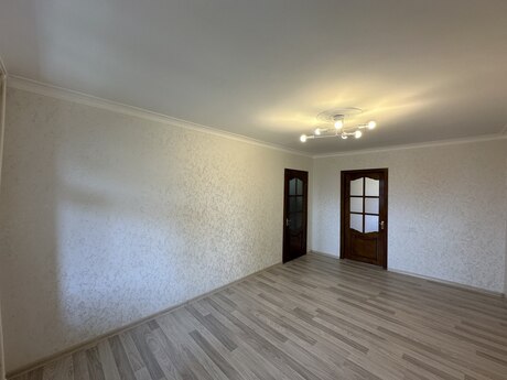 2 otaqlı köhnə tikili - Qara Qarayev m. - 55 m²