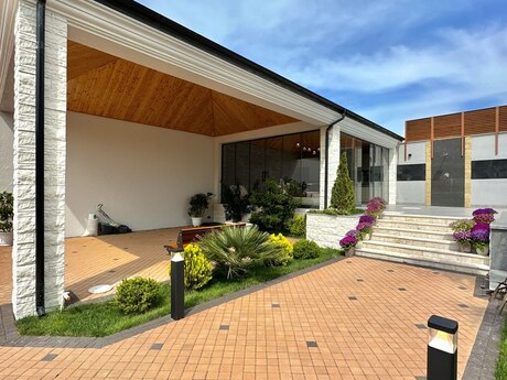 6 otaqlı həyət evi/bağ evi - Mərdəkan q. - 600 m²