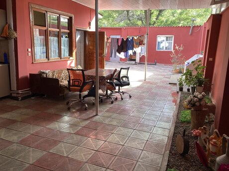 7 otaqlı həyət evi/bağ evi - NZS q. - 200 m²