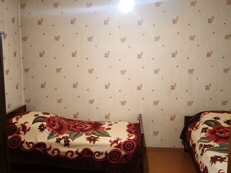 3 otaqlı həyət evi/bağ evi - Şüvəlan q. - 80 m²