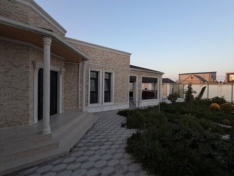 4 otaqlı həyət evi/bağ evi - Mərdəkan q. - 210 m²