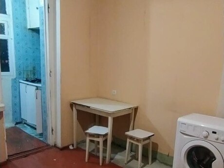 2 otaqlı köhnə tikili - Azadlıq Prospekti m. - 65 m²