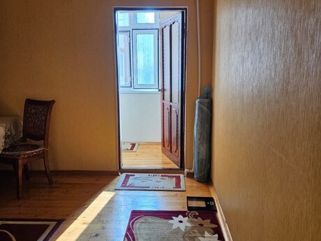 2 otaqlı köhnə tikili - Yeni Günəşli q. - 65 m²