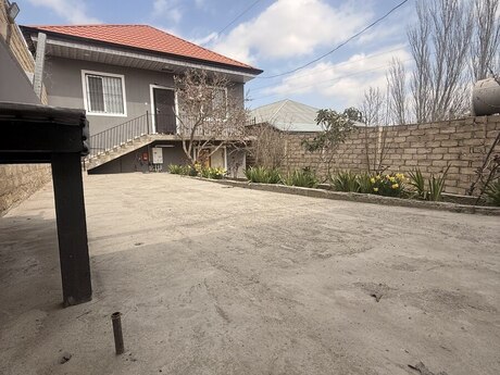 3 otaqlı həyət evi/bağ evi - Zığ q. - 141 m²