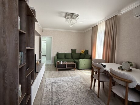 2 otaqlı köhnə tikili - 1-ci mikrorayon q. - 70 m²