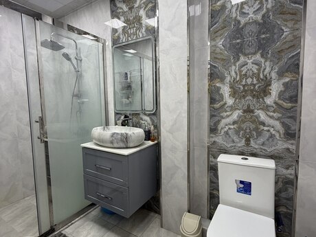 2 otaqlı köhnə tikili - 1-ci mikrorayon q. - 70 m²