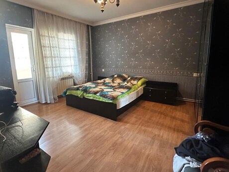 3 otaqlı köhnə tikili - Elmlər Akademiyası m. - 80 m²