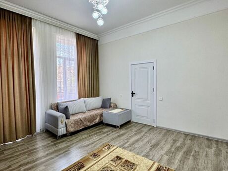 2 otaqlı köhnə tikili - 28 May m. - 42 m²