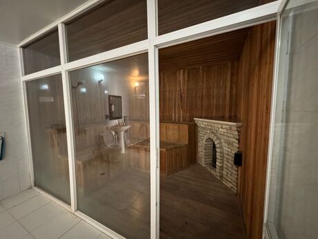 6 otaqlı həyət evi/bağ evi - Novxanı q. - 220 m²