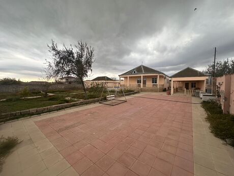 5 otaqlı həyət evi/bağ evi - Albalılıq q. - 130 m²