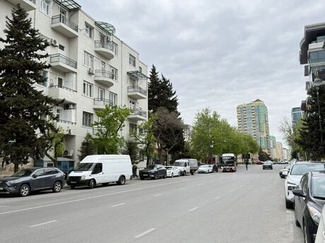 2 otaqlı köhnə tikili - 28 May m. - 50 m²