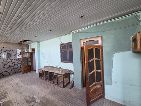 4 otaqlı həyət evi/bağ evi - Şüvəlan q. - 1500 m²