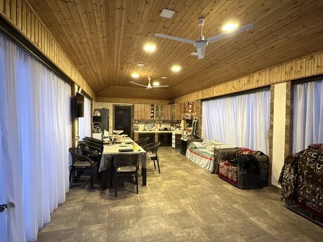 6 otaqlı həyət evi/bağ evi - Şüvəlan q. - 500 m²