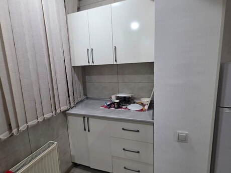 2 otaqlı köhnə tikili - Xalqlar Dostluğu m. - 33 m²