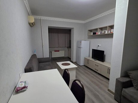 2 otaqlı köhnə tikili - Xalqlar Dostluğu m. - 33 m²