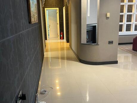 4-комн. новостройка - м. Сахил - 240 м²