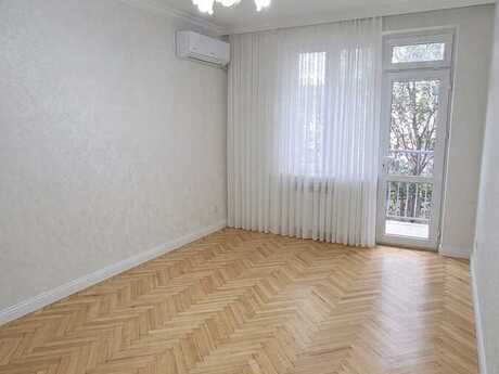 2-комн. вторичка - м. Элмляр Академиясы - 30 м²
