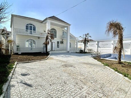 7 otaqlı həyət evi/bağ evi - Mərdəkan q. - 340 m²