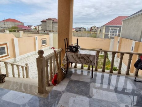 4 otaqlı həyət evi/bağ evi - Zabrat q. - 120 m²