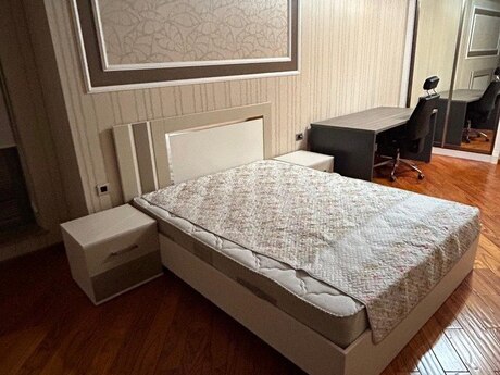 5 otaqlı yeni tikili - Səbail r. - 320 m²