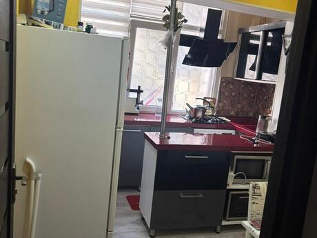 5 otaqlı köhnə tikili - Memar Əcəmi m. - 150 m²