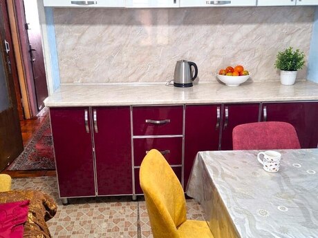 2 otaqlı köhnə tikili - Həzi Aslanov m. - 50 m²
