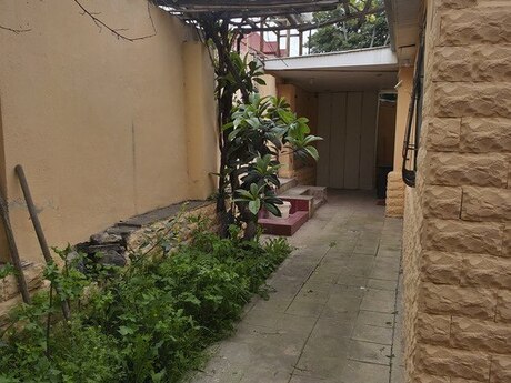 3 otaqlı həyət evi/bağ evi - Bakıxanov q. - 70 m²