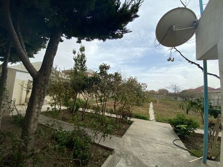 7 otaqlı həyət evi/bağ evi - Novxanı q. - 260 m²