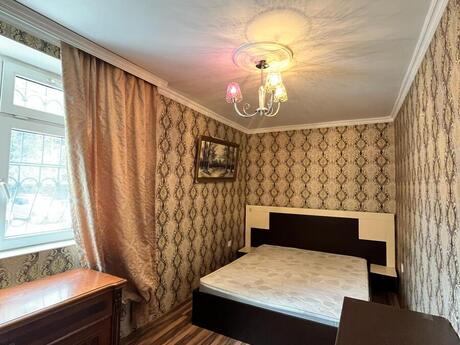3 otaqlı köhnə tikili - Elmlər Akademiyası m. - 85 m²