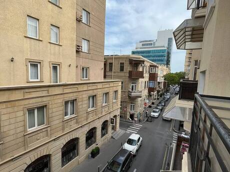 Elan №6083353 - Bakı, Sahil m., 5 otaqlı, 170 m², 3/4 mərtəbə