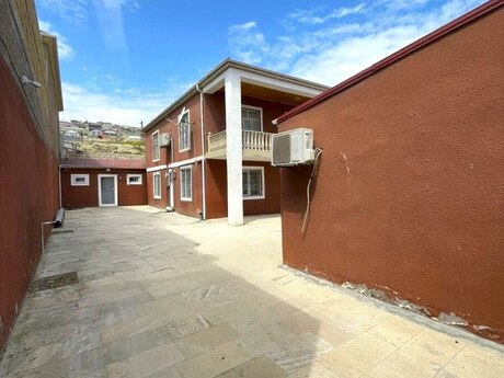 7 otaqlı həyət evi/bağ evi - Xocəsən q. - 355 m²