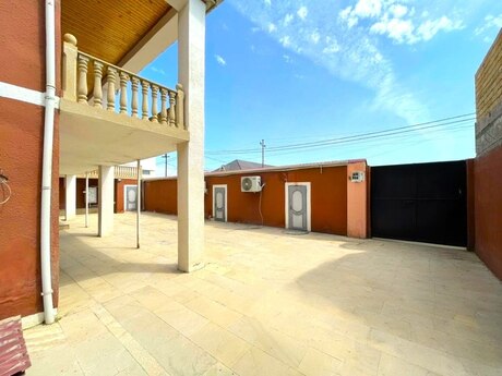 7 otaqlı həyət evi/bağ evi - Xocəsən q. - 355 m²