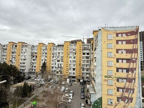 1 otaqlı köhnə tikili - İnşaatçılar m. - 42 m²