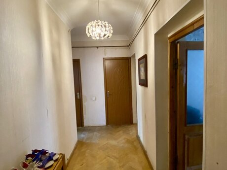 4 otaqlı köhnə tikili - Badamdar q. - 100 m²