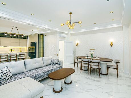 4 otaqlı yeni tikili - Ağ şəhər q. - 145 m²