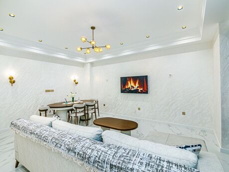 4 otaqlı yeni tikili - Ağ şəhər q. - 145 m²