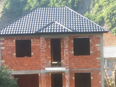 4 otaqlı həyət evi/bağ evi - Qax - 120 m²
