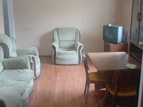 2 otaqlı köhnə tikili - İnşaatçılar m. - 38 m²