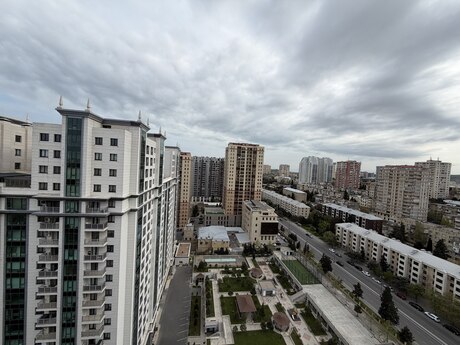 3 otaqlı yeni tikili - İnşaatçılar m. - 125 m²