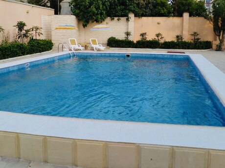 5 otaqlı həyət evi/bağ evi - Mərdəkan q. - 300 m²